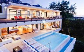 Blue Emerald Villa